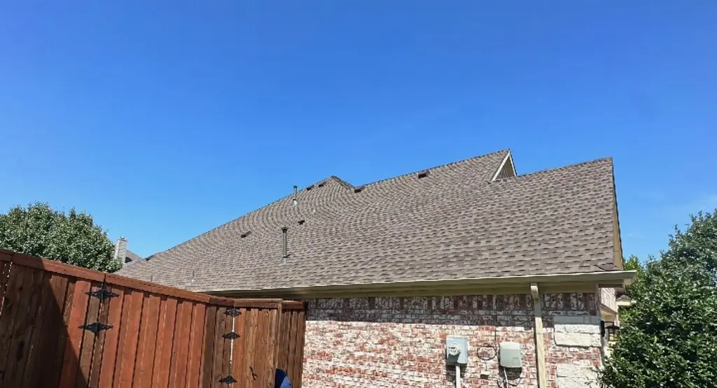 Completed roof replacement project in Crestview